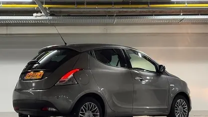 Grijs Gebruikt 2011 Lancia Ypsilon Hatchback | € 5.950 (Goede deal)