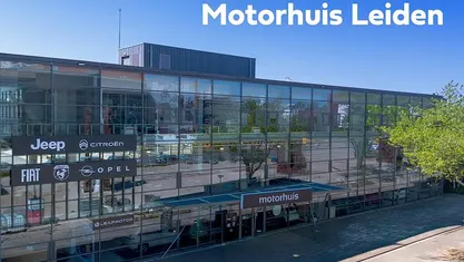 Rood Occasion 2024 Citroën C3 PureTech Hatchback | € 16.440 (Eerlijke prijs)