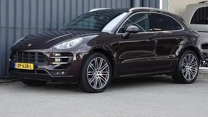 Bruin Gebruikt 2014 Porsche Macan Turbo SUV | € 36.945 (Eerlijke prijs)