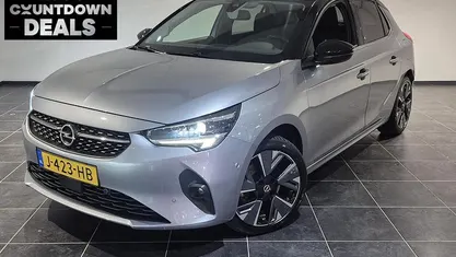 Grijs Gebruikt 2020 Opel Corsa-e Elegance Hatchback | € 13.195 (Eerlijke prijs)