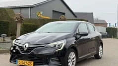 Zwart Gebruikt 2020 Renault Clio V Intens Hatchback | € 8.999 (Eerlijke prijs)
