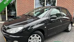 Zwart Gebruikt 2005 Peugeot 206 Hatchback | € 1.444 (Eerlijke prijs)
