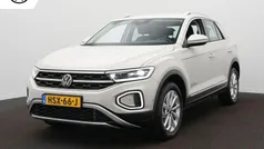 Grijs Gebruikt 2024 VW T-Roc Style SUV | € 33.900 (Eerlijke prijs)