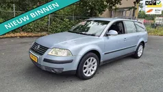 Blauw Gebruikt 2004 VW Passat Comfortline Stationwagen | € 1.799 (Eerlijke prijs)