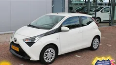 Wit Gebruikt 2019 Toyota Aygo X-play Hatchback | € 10.700 (Eerlijke prijs)