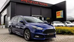 Blauw, metallic lak Gebruikt 2015 Ford Focus ST Stationwagen | € 18.450 (Eerlijke prijs)