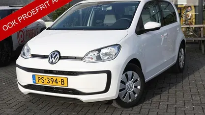 Wit (metallic) Occasion 2017 VW up! move up! Hatchback | € 7.940 (Eerlijke prijs)