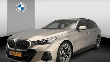 Occasion 2024 BMW 530e Comfort Edition Stationwagen | € 54.900 (Super prijs)