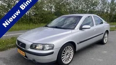Gebruikt 2004 Volvo S60 Sedan | € 2.945 (Eerlijke prijs)