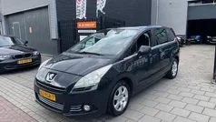Grijs Gebruikt 2011 Peugeot 5008 MPV | € 3.499 (Goede deal)