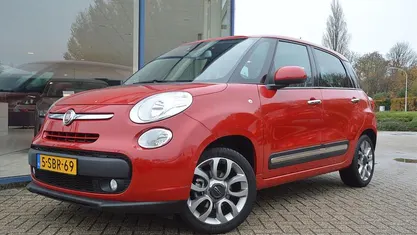 Rood Gebruikt 2013 Fiat 500L Lounge MPV | € 8.640 (Eerlijke prijs)