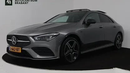 Grijs Gebruikt 2021 Mercedes CLA250 Business Sedan | € 32.945 (Eerlijke prijs)