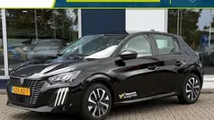 Zwart Nieuw 2025 Peugeot 208 Style Hatchback | € 21.940 (Eerlijke prijs)