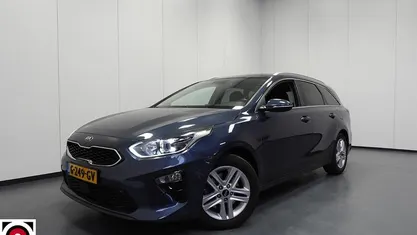Blauw Gebruikt 2019 Kia Ceed Hatchback | € 16.340 (Eerlijke prijs)