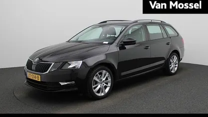 Zwart (parellak) Gebruikt 2019 Skoda Octavia Business Line Stationwagen | € 14.900 (Eerlijke prijs)
