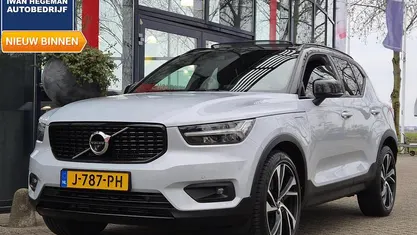 Gebruikt 2020 Volvo XC40 R-Design SUV | € 31.890 (Eerlijke prijs)