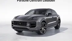Gebruikt 2025 Porsche Cayenne S E-Hybrid SUV | € 181.924 (Eerlijke prijs)
