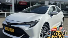 Wit Gebruikt 2022 Toyota Corolla Active Hatchback | € 23.799 (Eerlijke prijs)
