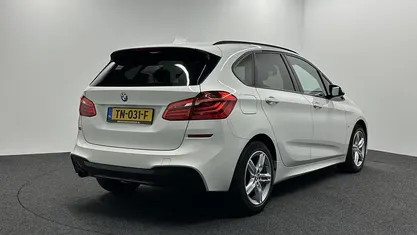 Wit Occasion 2016 BMW 218 Executive Stationwagen | € 16.500 (Goede deal)