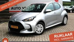 Grijs Gebruikt 2021 Toyota Yaris Hybrid Active Hatchback | € 18.950 (Eerlijke prijs)