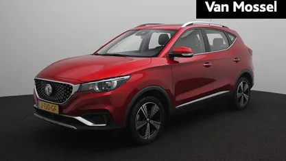 Rood Gebruikt 2020 MG ZS Luxury Sedan | € 13.995 (Eerlijke prijs)