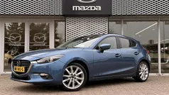 Blauw Gebruikt 2017 Mazda 3 Hatchback | € 14.895 (Eerlijke prijs)