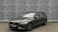 Grijs Gebruikt 2021 Volvo V60 Momentum Stationwagen | € 29.694 (Super prijs)