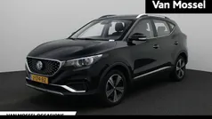 Gebruikt 2020 MG ZS Luxury Sedan | € 14.900 (Eerlijke prijs)