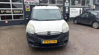 Wit Gebruikt 2012 Opel Combo Sedan | € 2.750 (Eerlijke prijs)