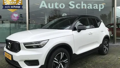 Wit (metallic) Gebruikt 2020 Volvo XC40 R-Design SUV | € 33.900 (Eerlijke prijs)