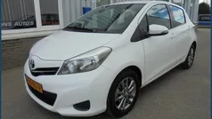 Wit Gebruikt 2014 Toyota Yaris Hatchback | € 7.845 (Eerlijke prijs)