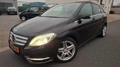 Gebruikt 2014 Mercedes B180 Ambition MPV | € 10.950 (Goede deal)
