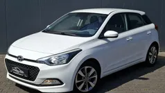 Wit Gebruikt 2015 Hyundai i20 Premium Hatchback | € 8.450 (Eerlijke prijs)