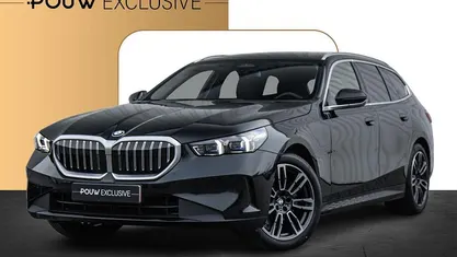 Zwart Occasion 2025 BMW 520 Stationwagen | € 57.950 (Goede deal)