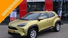 Goud, metallic lak Gebruikt 2023 Toyota Yaris Cross Active SUV | € 24.900 (Goede deal)