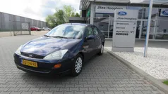 Blauw Gebruikt 1999 Ford Focus Ghia Sedan | € 1.400 (Eerlijke prijs)