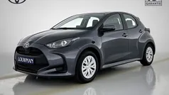 Grijs Gebruikt 2024 Toyota Yaris Hybrid Active Hatchback | € 23.950 (Eerlijke prijs)