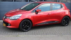 Rood Gebruikt 2015 Renault Clio IV Night&Day Hatchback | € 5.949 (Eerlijke prijs)