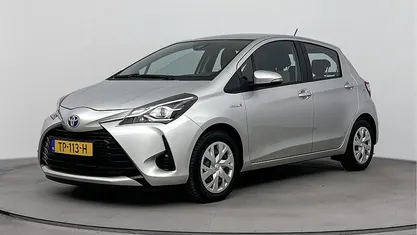 Grijs Gebruikt 2018 Toyota Yaris Hybrid Active Hatchback | € 14.950 (Eerlijke prijs)