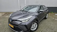 Grijs, metallic lak Gebruikt 2023 Toyota C-HR Active SUV | € 26.900 (Goede deal)