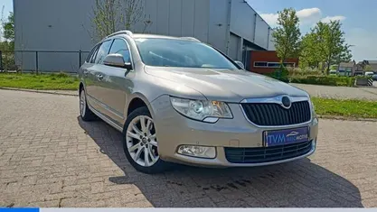 Occasion Skoda Superb Business Line 160 PK (117 kW) 2010 Beige, metallic lak Stationwagen