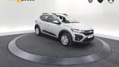 Grijs Gebruikt 2024 Dacia Sandero Expression Hatchback | € 20.400 (Eerlijke prijs)