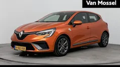 Oranje, metallic lak Gebruikt 2020 Renault Clio V R.S. Hatchback | € 12.440 (Eerlijke prijs)