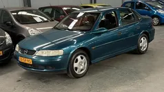 Blauw Gebruikt 2001 Opel Vectra Business Edition Sedan | € 1.499 (Eerlijke prijs)