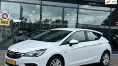Wit Gebruikt 2016 Opel Astra Edition Hatchback | € 11.449 (Eerlijke prijs)