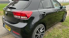 Zwart Gebruikt 2017 Kia Rio Hatchback | € 11.950 (Eerlijke prijs)