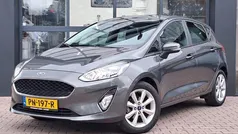 Grijs Gebruikt 2017 Ford Fiesta Trend Hatchback | € 9.950 (Eerlijke prijs)
