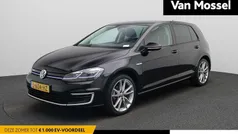 Zwart Gebruikt 2020 VW e-Golf SE Hatchback | € 13.900 (Eerlijke prijs)