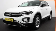 Wit Gebruikt 2023 VW T-Roc Style SUV | € 28.840 (Goede deal)