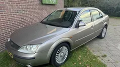 Grijs Gebruikt 2001 Ford Mondeo Ghia Hatchback | € 1.545 (Eerlijke prijs)